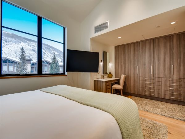 Stunning Views 5 Bedroom Vail Vacation Penthouse Sleeps 20