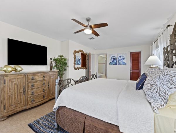 Marathon Vacation Rental Home Five Bedrooms.