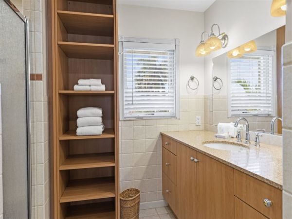 Marathon Vacation Rental Home Five Bedrooms.