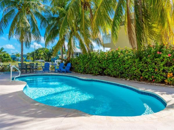 Marathon Vacation Rental Home Five Bedrooms.