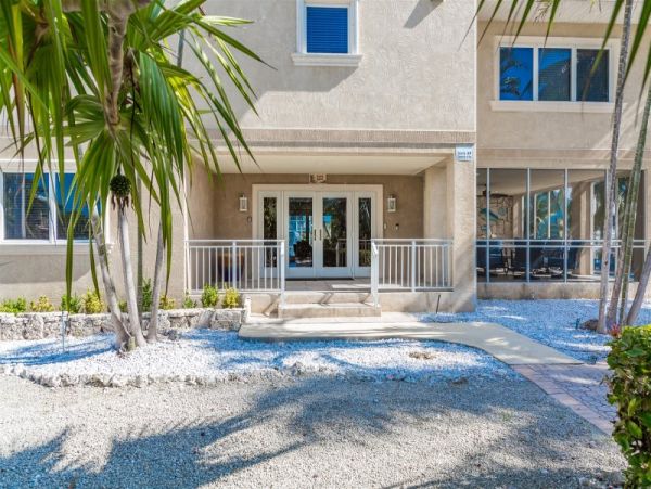 Marathon Vacation Rental Home Five Bedrooms.