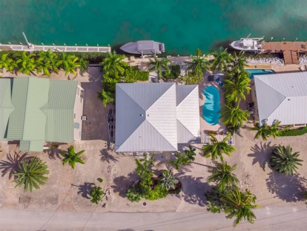 Marathon Vacation Rental Home Five Bedrooms.