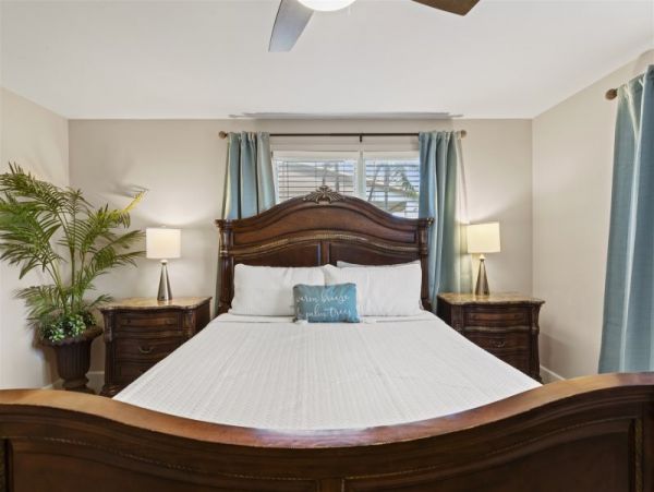 Marathon Vacation Rental Home Five Bedrooms.