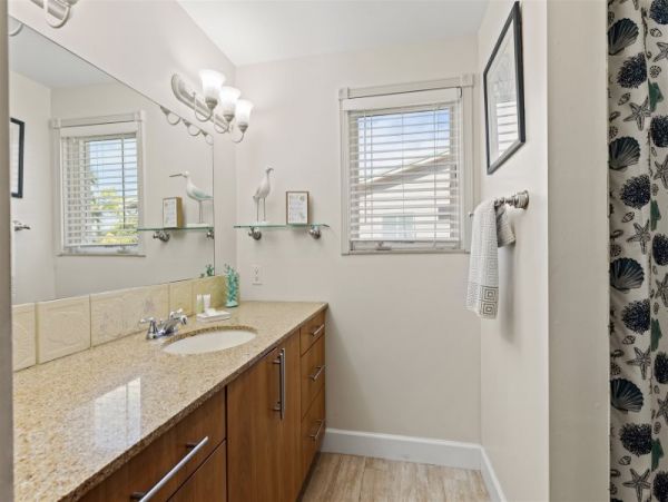 Marathon Vacation Rental Home Five Bedrooms.