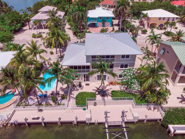 Marathon Vacation Rental Home Five Bedrooms.