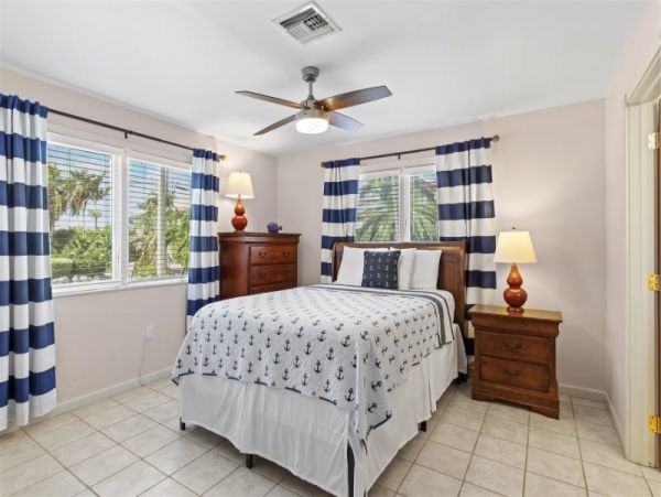 Marathon Vacation Rental Home Five Bedrooms.
