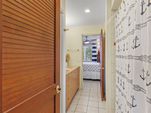 Marathon Vacation Rental Home Five Bedrooms.