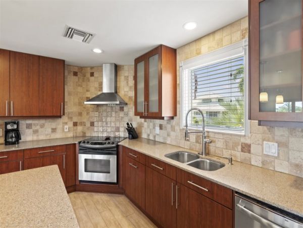 Marathon Vacation Rental Home Five Bedrooms.