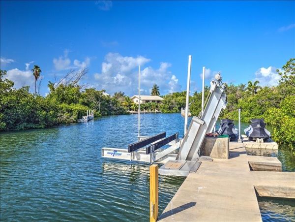 Five Bedroom Marathon Vacation Rental Pool & Spa