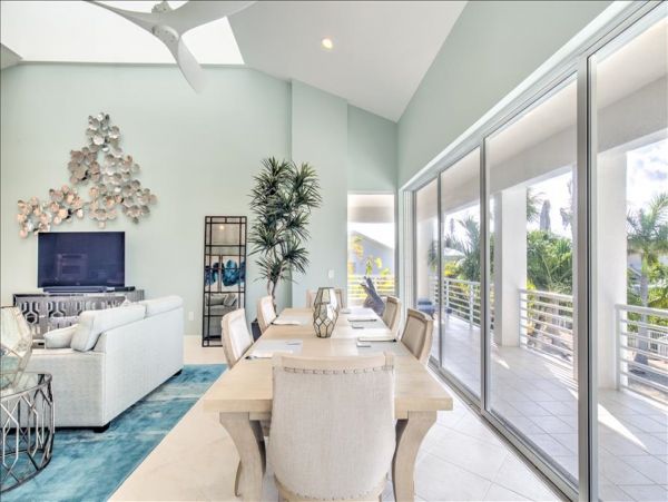 Five Bedroom Marathon Vacation Rental Pool & Spa