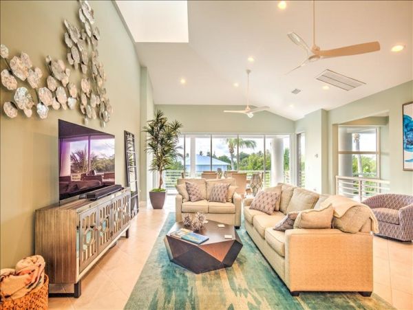Five Bedroom Marathon Vacation Rental Pool & Spa