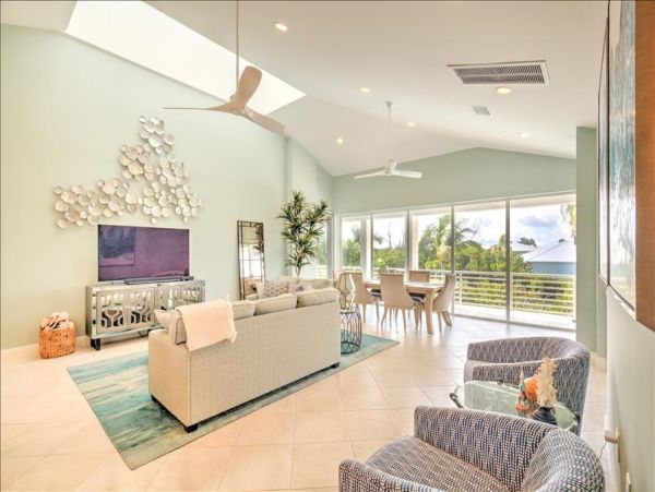 Five Bedroom Marathon Vacation Rental Pool & Spa