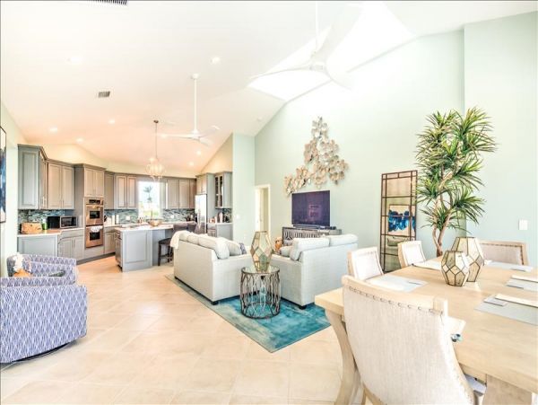 Five Bedroom Marathon Vacation Rental Pool & Spa