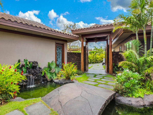 Luxurious Villa with Lagoon Pool & Resort Amenities