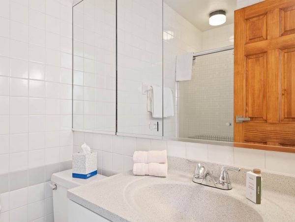 Vail Vacation  Condo 3 Bedroom 3 Bathroom Sleeps 7 Guests
