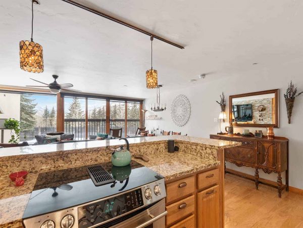 Vail Vacation  Condo 3 Bedroom 3 Bathroom Sleeps 7 Guests