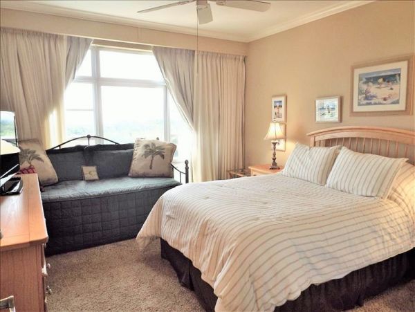 Longboat Key Vacation Condo on Beach Full Gulf Views