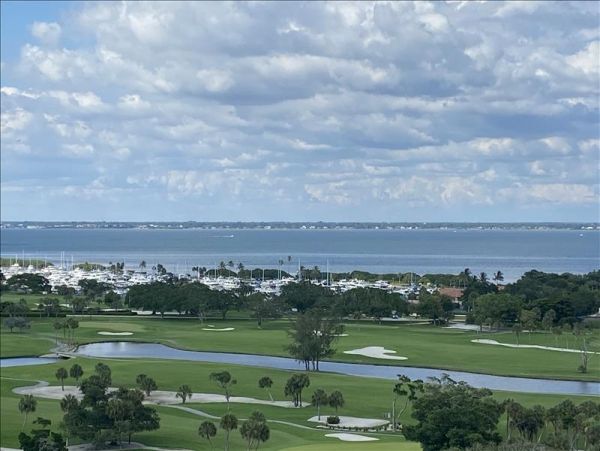 Longboat Key Vacation Condo on Beach Full Gulf Views