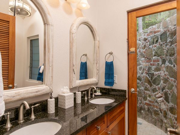 Platinum Four Bedroom Villa With Sweeping Ocean Views
