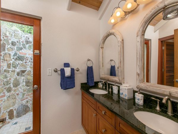 Platinum Four Bedroom Villa With Sweeping Ocean Views