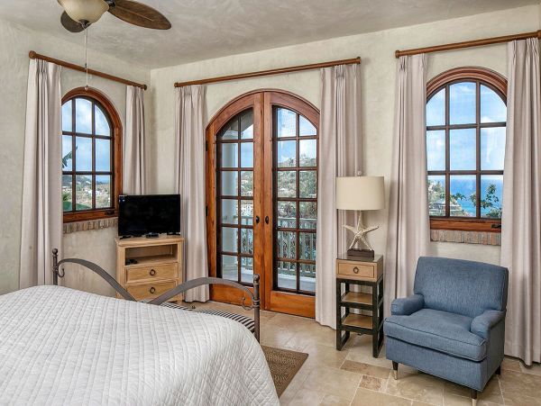 Luxurious St. John Villa Infinity Pool and Stunning Ocean Views
