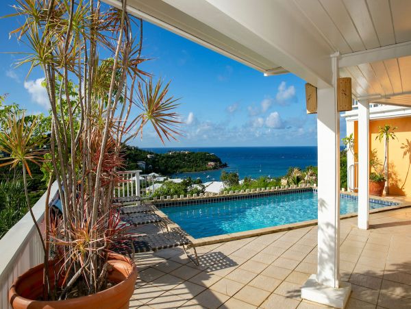 5 Bedroom Short Walk to Beach St. John Vacation Home