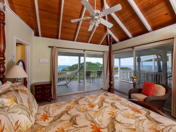 5 Bedroom Short Walk to Beach St. John Vacation Home