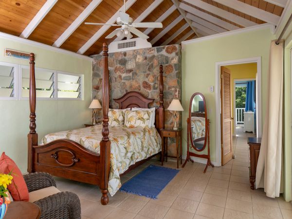 5 Bedroom Short Walk to Beach St. John Vacation Home