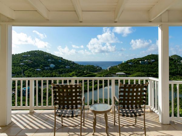 5 Bedroom Short Walk to Beach St. John Vacation Home