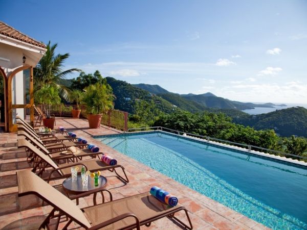 Stunning Views with 6 Bedrooms and Large Private Pool