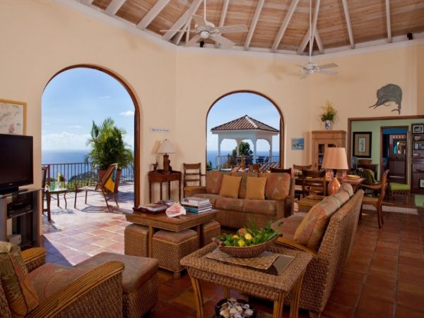 Stunning Views with 6 Bedrooms and Large Private Pool