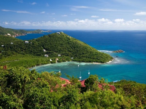 Stunning Views with 6 Bedrooms and Large Private Pool