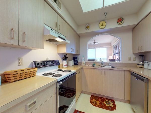 PALM COAST CORNER CONDO WITH OCEAN VIEW