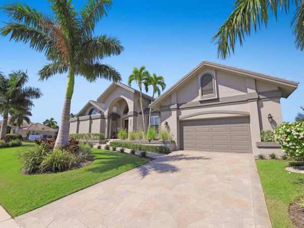 Contemporary Canal Front Home Private Pool in Marco Island