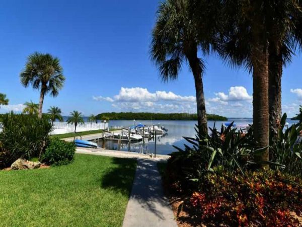 Longboat Key Vacation Condo With Bay Views Sleeps 2 Guests