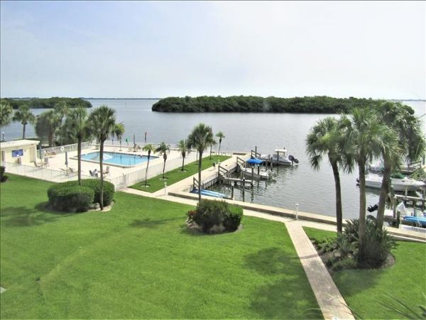 Longboat Key Vacation Condo With Bay Views Sleeps 2 Guests