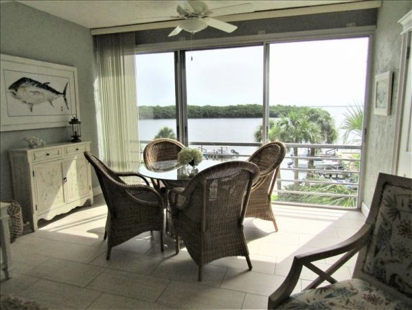 Longboat Key Vacation Condo With Bay Views Sleeps 2 Guests