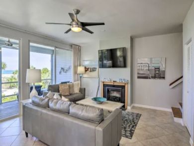 Beachfront 2 Bedroom Vacation Condo in Upper Captiva Island