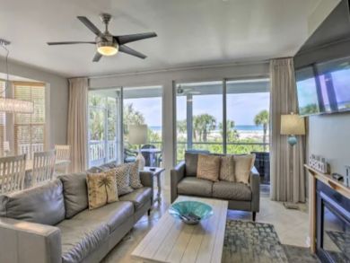 Beachfront 2 Bedroom Vacation Condo in Upper Captiva Island