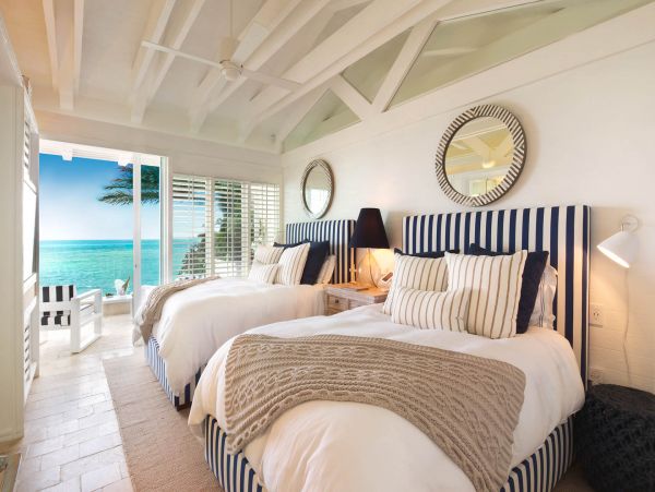 Luxury Beachfront Villa in Cancun with Infinity Pool