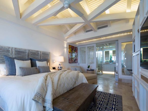 Luxury Beachfront Villa in Cancun with Infinity Pool