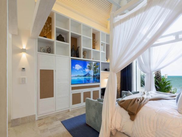 Luxury Beachfront Villa in Cancun with Infinity Pool