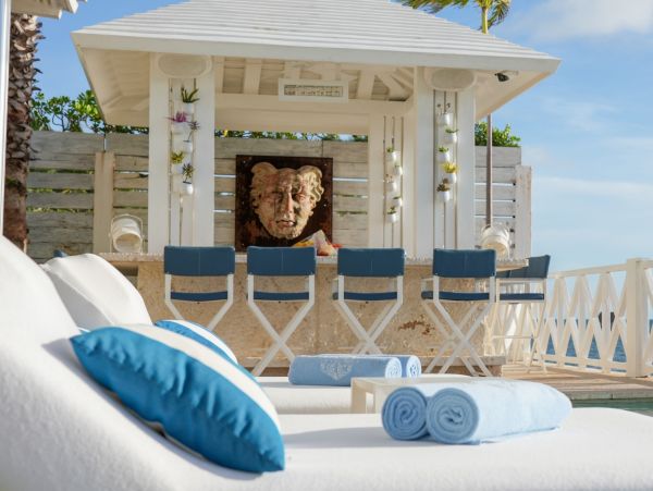 Luxury Beachfront Villa in Cancun with Infinity Pool
