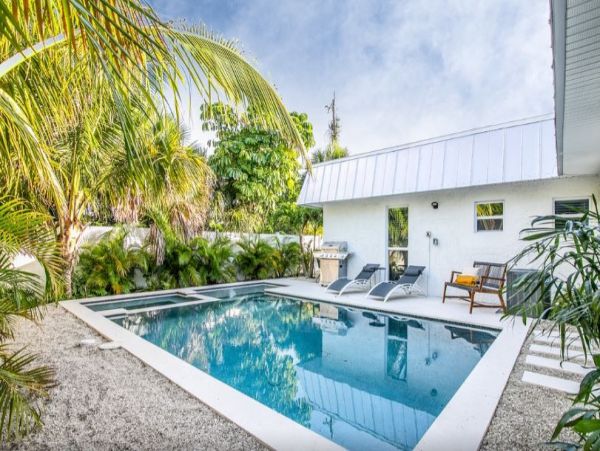 Four Bedroom Holmes Beach Vacation Home Sleeps 8 Guests
