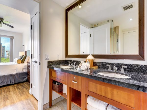 Two Luxury Condos with 4 Bedrooms Sleeps 12 Guests