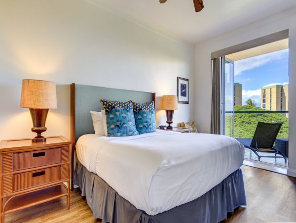 Two Luxury Condos with 4 Bedrooms Sleeps 12 Guests