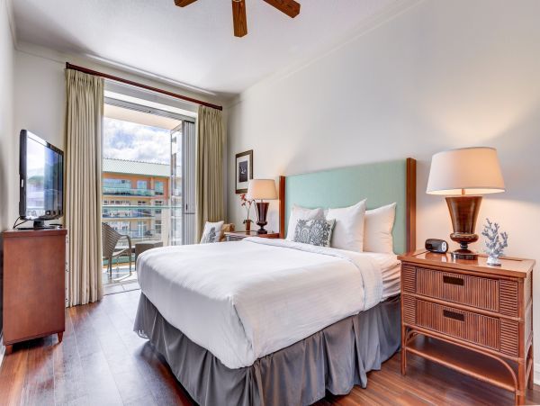 Two Luxury Condos with 4 Bedrooms Sleeps 12 Guests