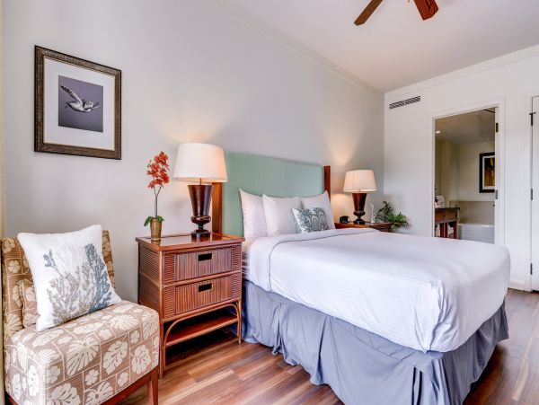 Two Luxury Condos with 4 Bedrooms Sleeps 12 Guests