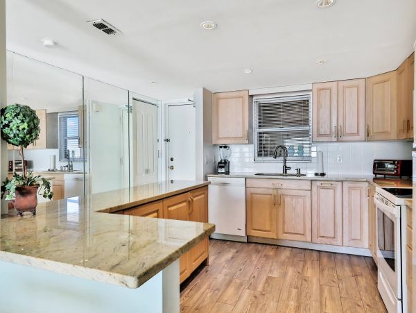 Treasure Island Condo 957301