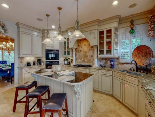 Destin Elegance at its Finest Sleeps 18 Guests